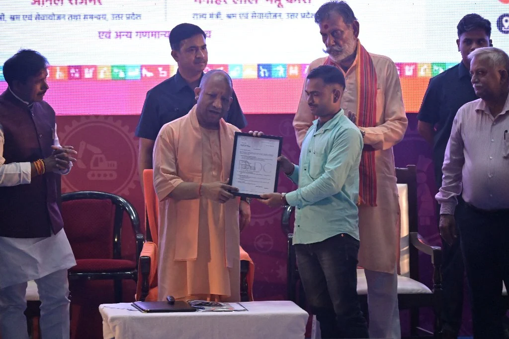 Uttar Pradesh CM Yogi Adityanath Ji distributed offer letter