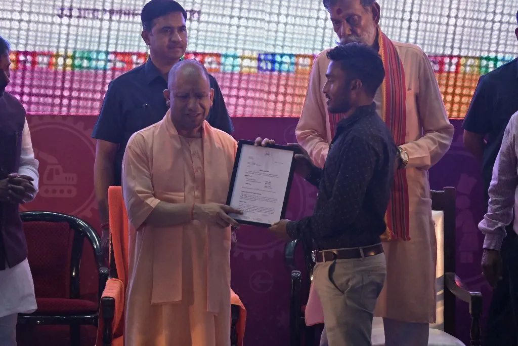 Uttar Pradesh CM Yogi Adityanath Ji distributed offer letter